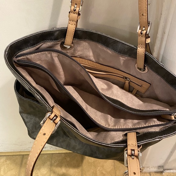 Silver Michael Kors Shoulder Purse - Picture 5 of 7